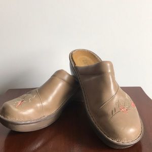 Naot Clogs, new